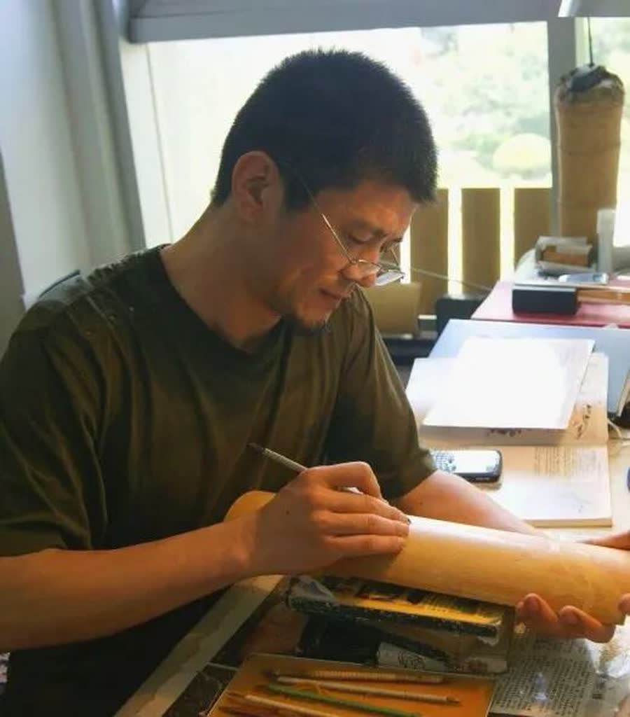 Meet Tan Wenru: A Contemporary Master of Changzhou Liuqing Bamboo Carving