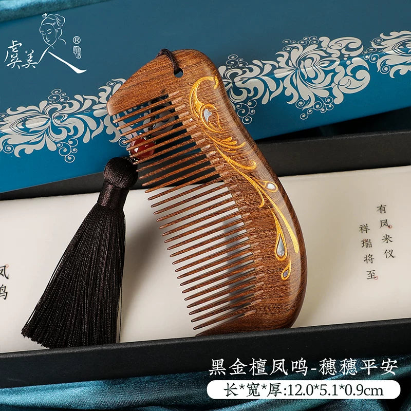 Black sandalwood comb with decorative charm – gift-ready presentation